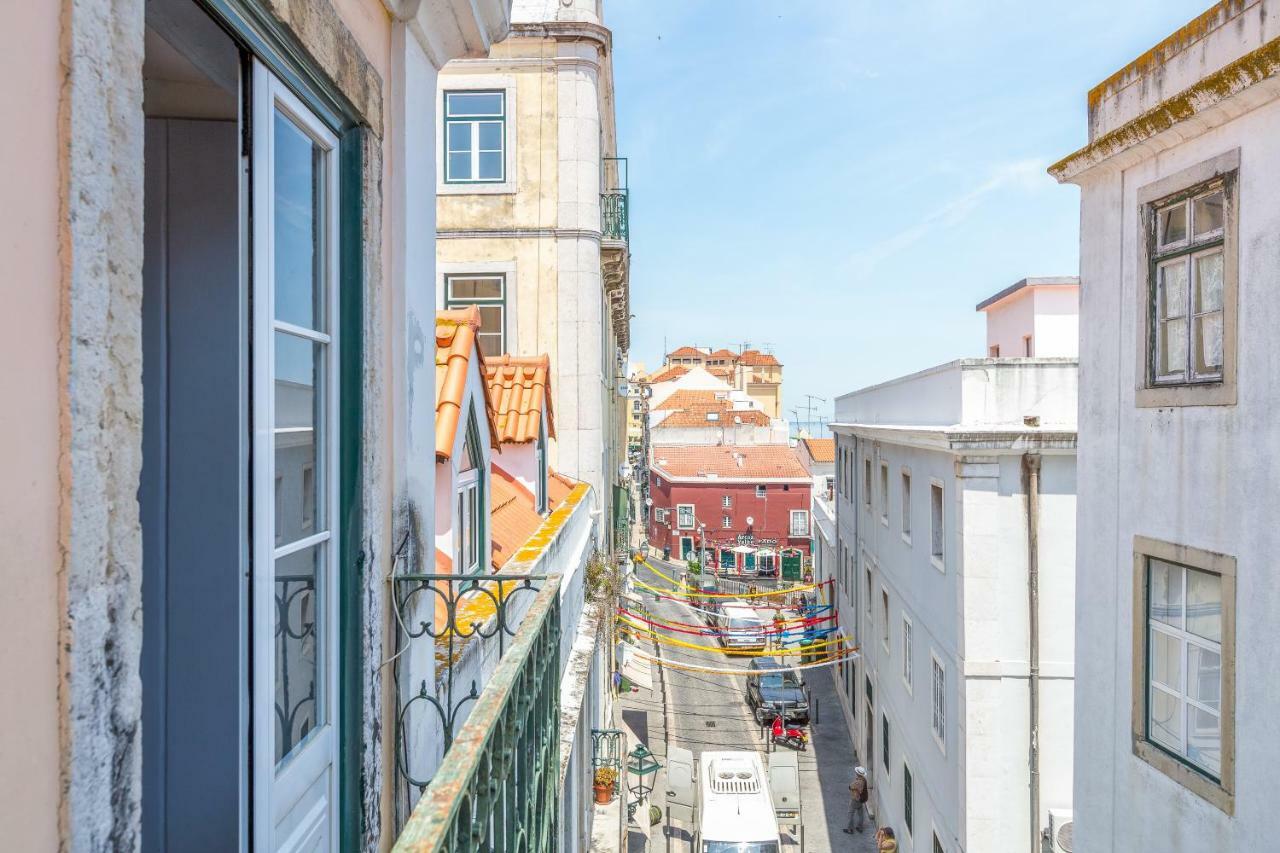 Alfama, Bright And Spacious With Private Terrace, By Timecooler Lisbon Bagian luar foto