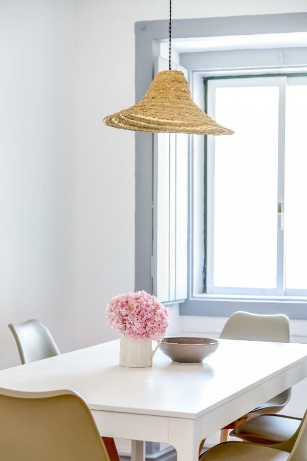 Alfama, Bright And Spacious With Private Terrace, By Timecooler Lisbon Bagian luar foto