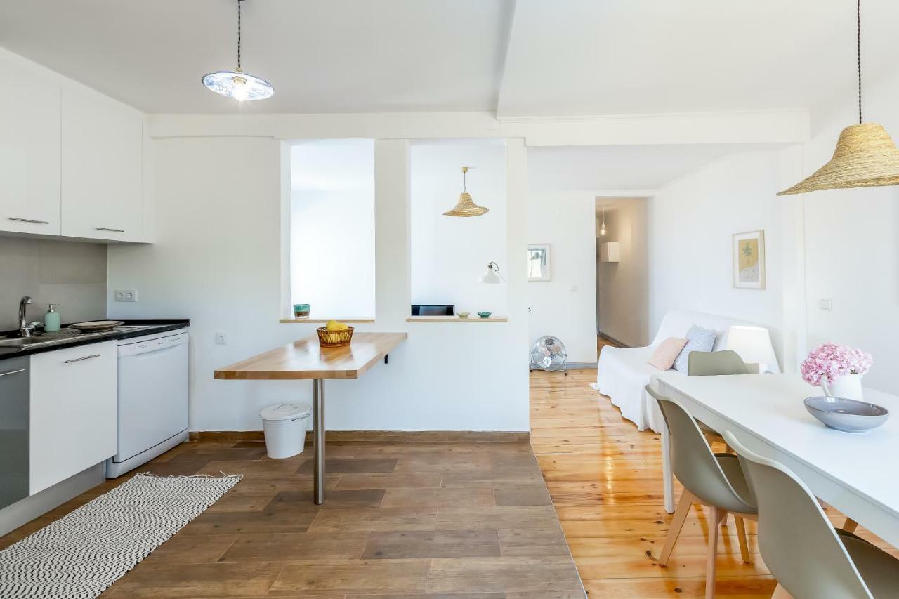 Alfama, Bright And Spacious With Private Terrace, By Timecooler Lisbon Bagian luar foto